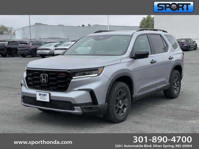 Photo of 2025 Silver Honda Pilot