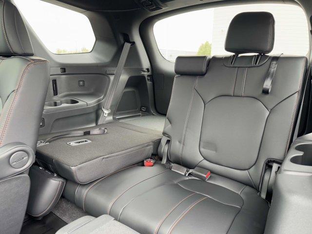 Photo of 2025 Silver Honda Pilot