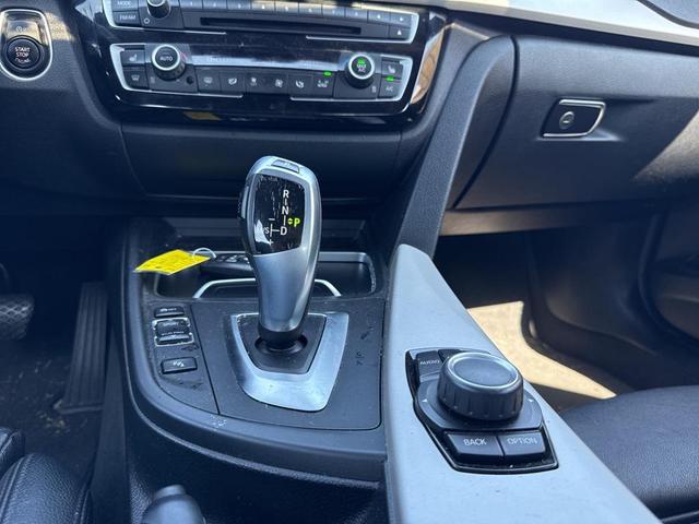 Photo of 2016 Imperial Blue Metallic BMW 320