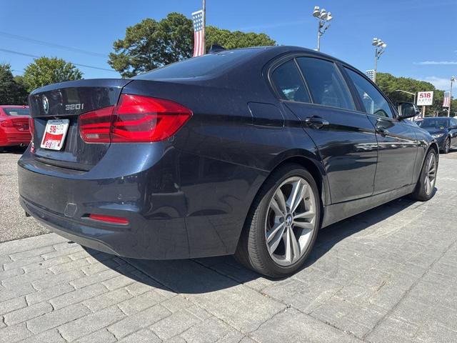 Photo of 2016 Imperial Blue Metallic BMW 320