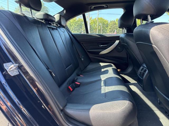 Photo of 2016 Imperial Blue Metallic BMW 320