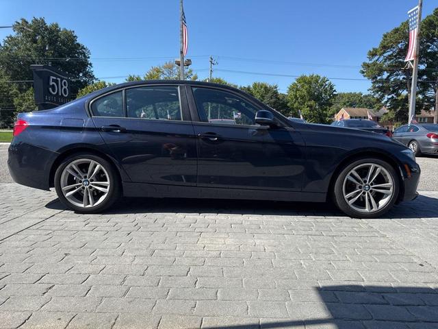Photo of 2016 Imperial Blue Metallic BMW 320