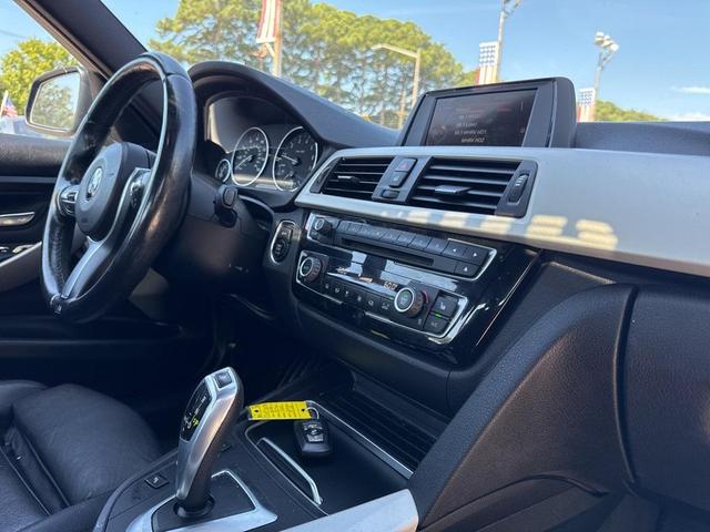 Photo of 2016 Imperial Blue Metallic BMW 320