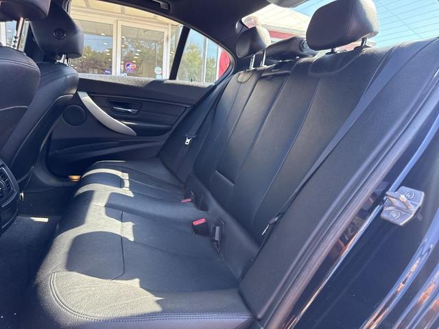 Photo of 2016 Imperial Blue Metallic BMW 320