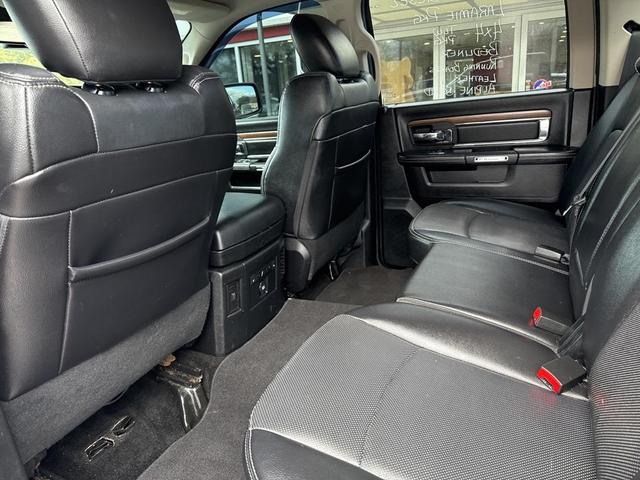 Photo of 2016 Brilliant Black Crystal Pearlcoat RAM 1500