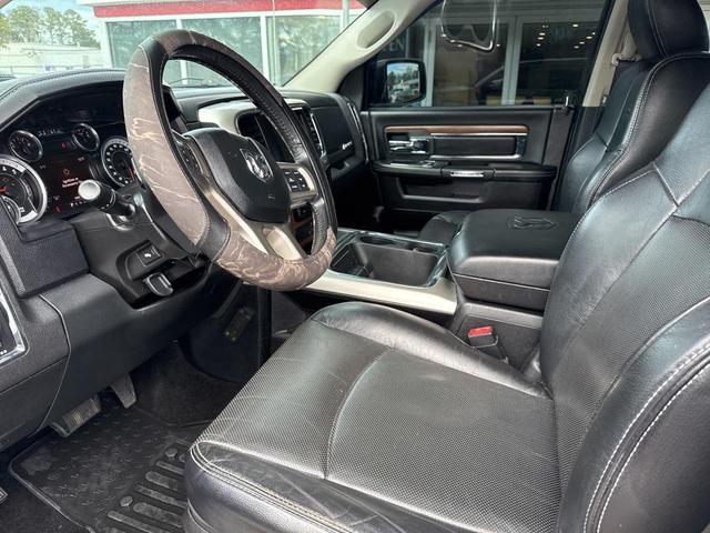 Photo of 2016 Brilliant Black Crystal Pearlcoat RAM 1500