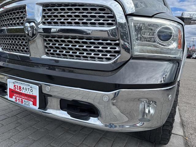 Photo of 2016 Brilliant Black Crystal Pearlcoat RAM 1500