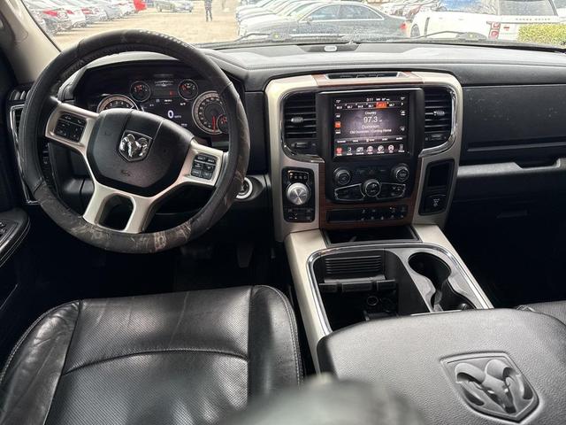Photo of 2016 Brilliant Black Crystal Pearlcoat RAM 1500