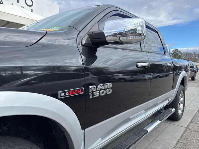 Photo of 2016 Brilliant Black Crystal Pearlcoat RAM 1500