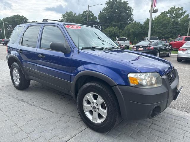 Photo of 2006 Sonic Blue Clearcoat Metallic Ford Escape