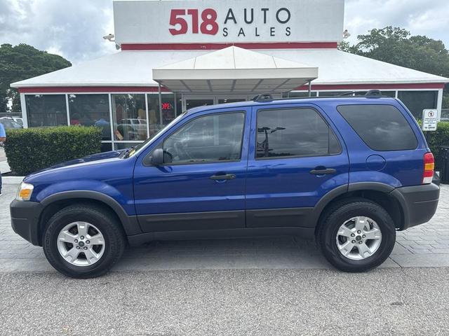 Photo of 2006 Sonic Blue Clearcoat Metallic Ford Escape