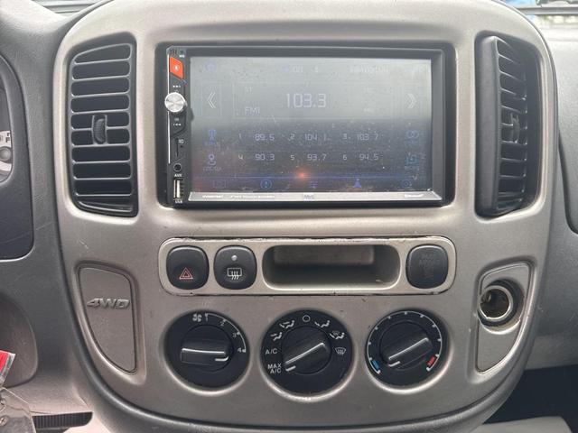 Photo of 2006 Sonic Blue Clearcoat Metallic Ford Escape