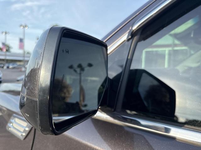 Photo of 2017 Iridium Metallic GMC Yukon