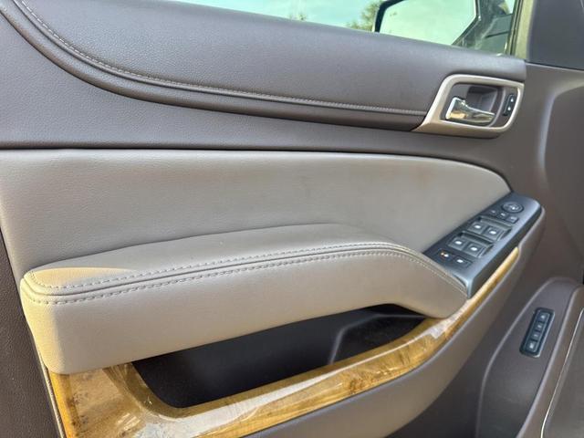 Photo of 2017 Iridium Metallic GMC Yukon