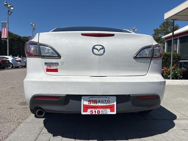 Photo of 2011 Crystal White Pearl Mica Mazda Mazda3