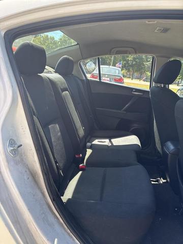 Photo of 2011 Crystal White Pearl Mica Mazda Mazda3