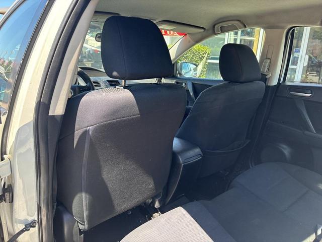 Photo of 2011 Crystal White Pearl Mica Mazda Mazda3