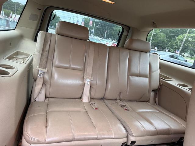 Photo of 2007 Summit White GMC Yukon XL