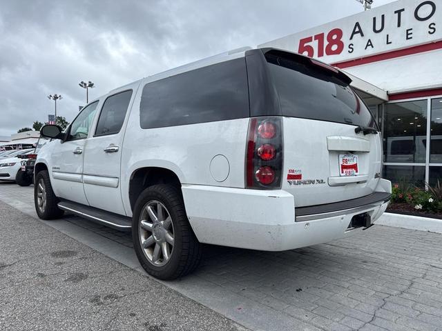 Photo of 2007 Summit White GMC Yukon XL