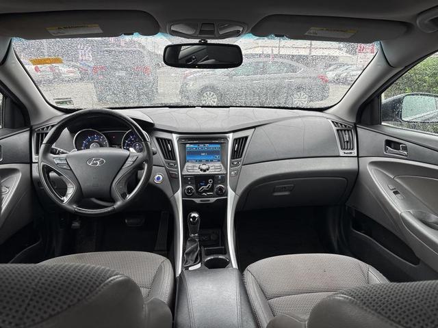 Photo of 2011 Pacific Blue Pearl Hyundai SONATA