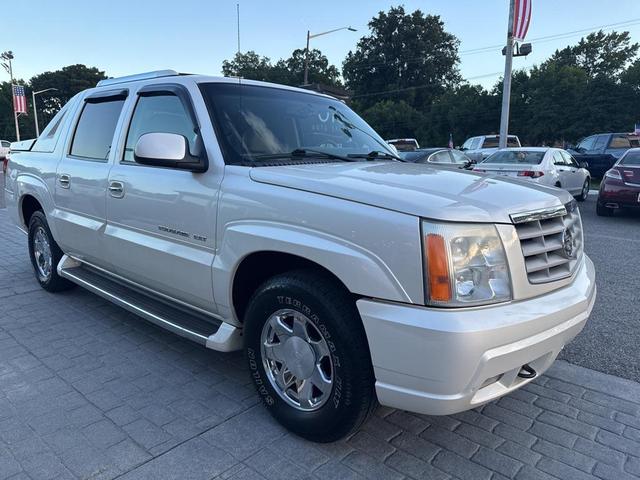Photo of 2006 Diamond White Cadillac Escalade EXT