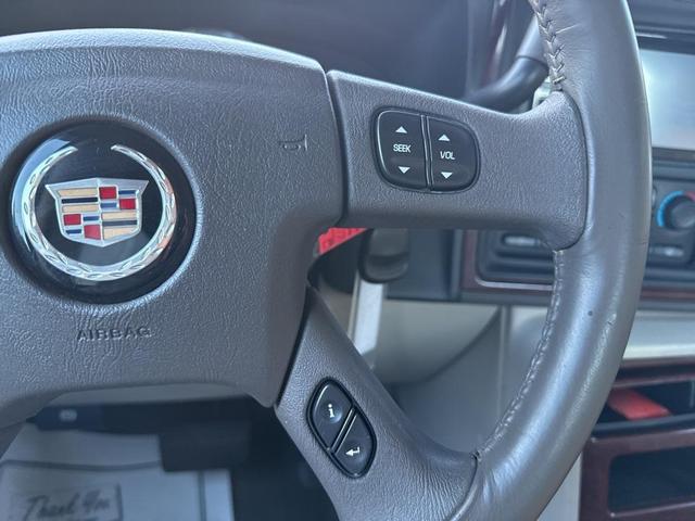 Photo of 2006 Diamond White Cadillac Escalade EXT
