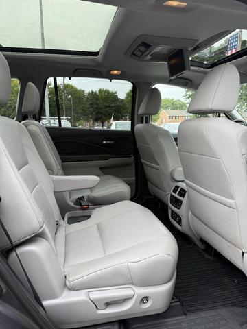 Photo of 2018 Crystal Black Pearl Honda Pilot