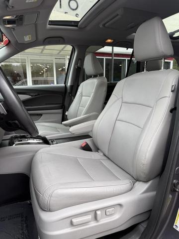 Photo of 2018 Crystal Black Pearl Honda Pilot