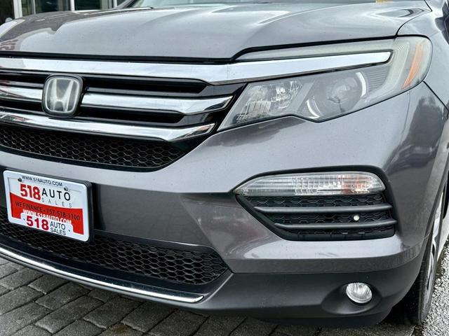 Photo of 2018 Crystal Black Pearl Honda Pilot