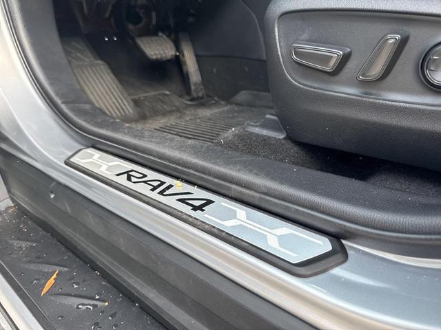 Photo of 2022 Silver Toyota RAV4