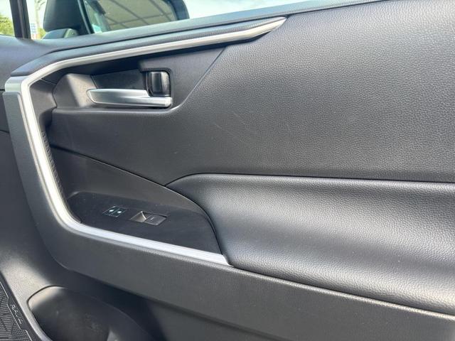 Photo of 2022 Silver Toyota RAV4