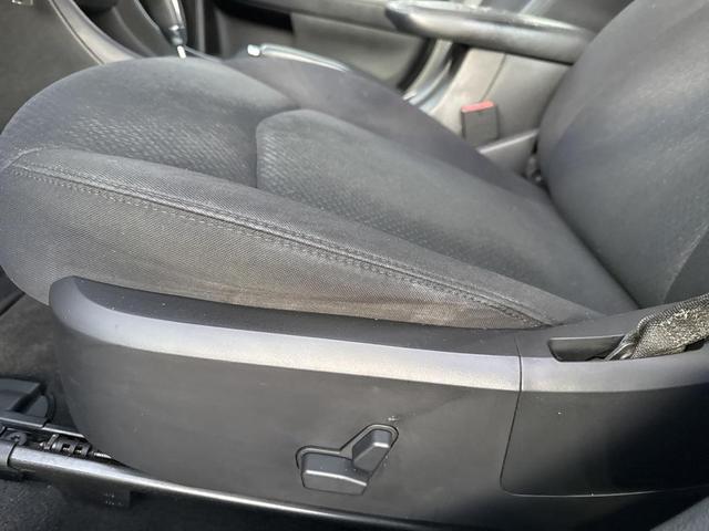 Photo of 2012 Tungsten Metallic Clearcoat Chrysler 200