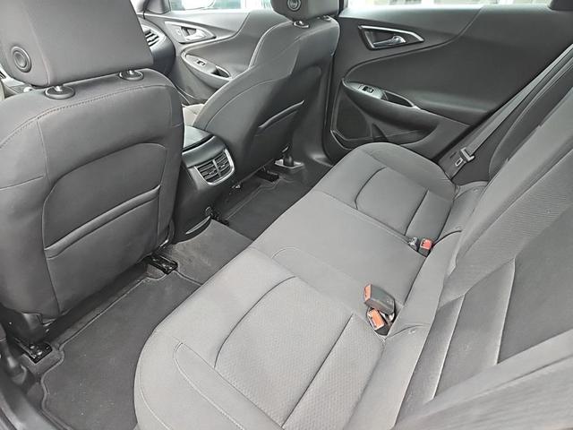 Photo of 2020 Silver Ice Metallic Chevrolet Malibu