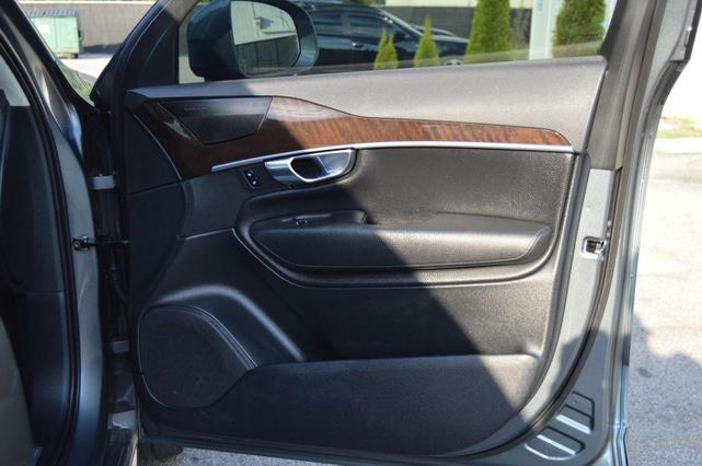 Photo of 2019 Osmium Grey Metallic Volvo XC90