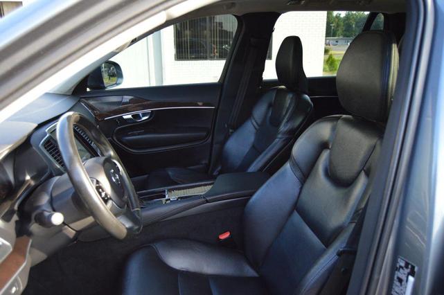 Photo of 2019 Osmium Grey Metallic Volvo XC90