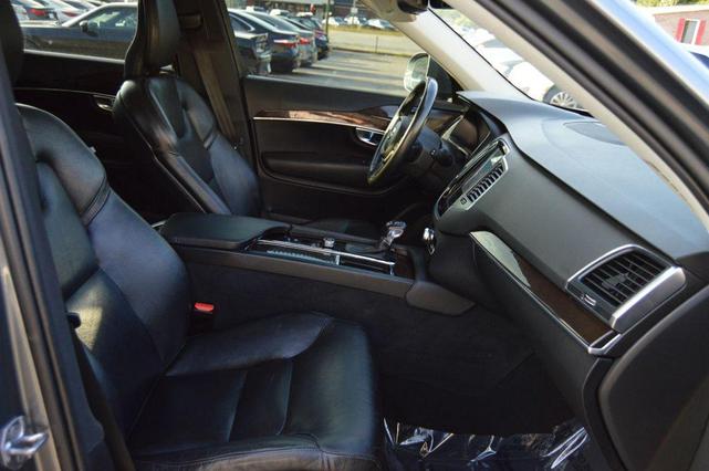 Photo of 2019 Osmium Grey Metallic Volvo XC90