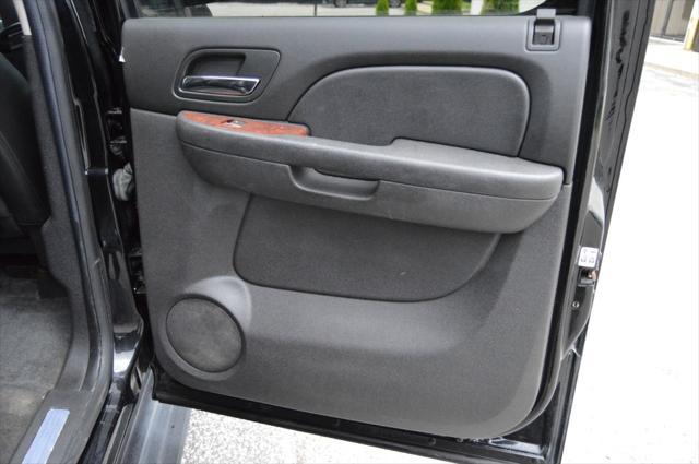 Photo of 2014 Black Chevrolet Suburban