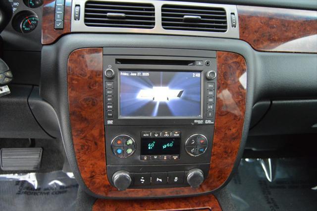 Photo of 2014 Black Chevrolet Suburban