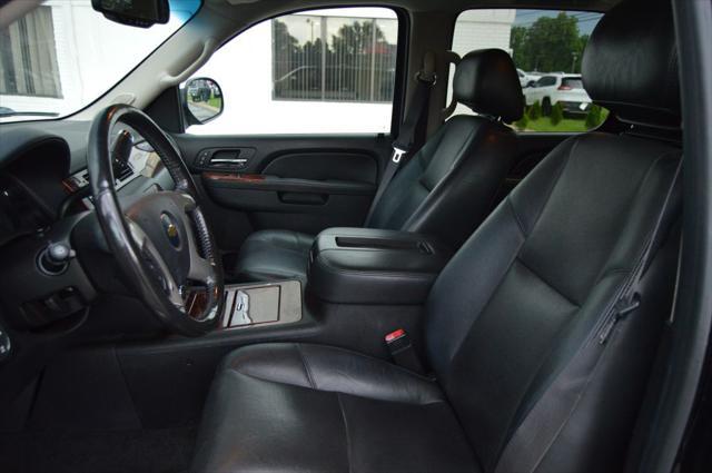 Photo of 2014 Black Chevrolet Suburban
