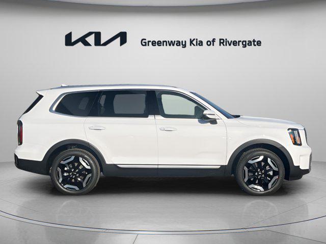 Photo of 2025 Glacial White Pearl Kia Telluride