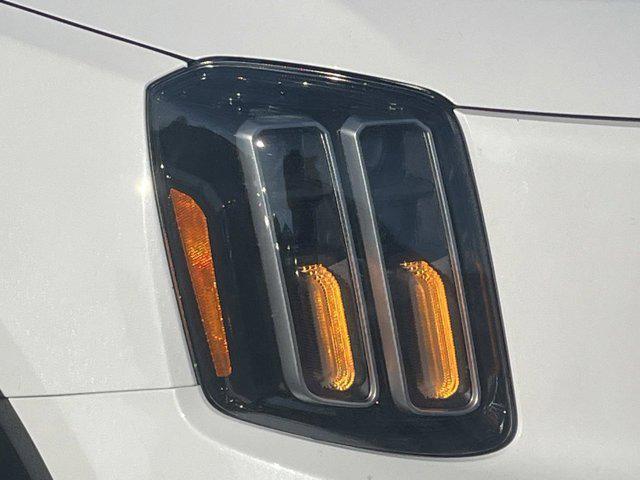 Photo of 2025 Glacial White Pearl Kia Telluride