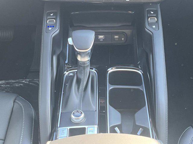 Photo of 2025 Glacial White Pearl Kia Telluride