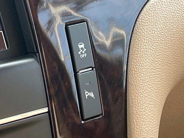 Photo of 2012 White Diamond Tricoat Cadillac Escalade