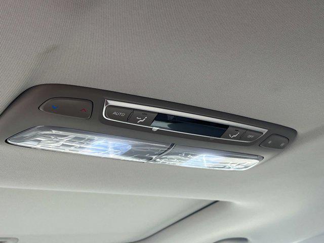 Photo of 2025 Ebony Black Kia Telluride