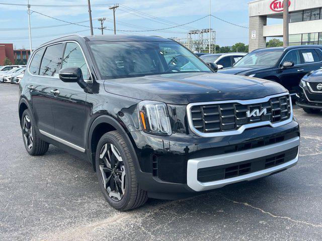 Photo of 2025 Ebony Black Kia Telluride