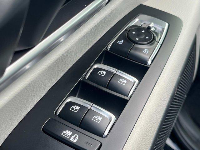 Photo of 2025 Ebony Black Kia Telluride