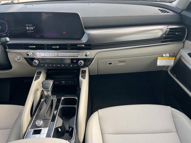 Photo of 2025 Ebony Black Kia Telluride