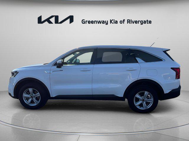 Photo of 2023 Glacial White Pearl Kia Sorento