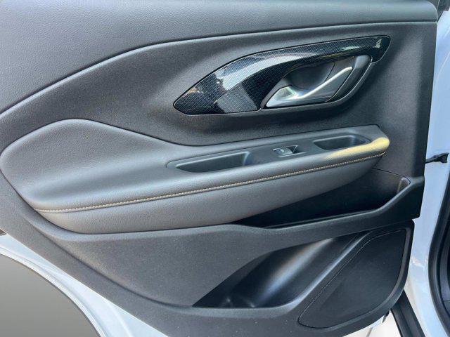 Photo of 2023 Summit White GMC Terrain