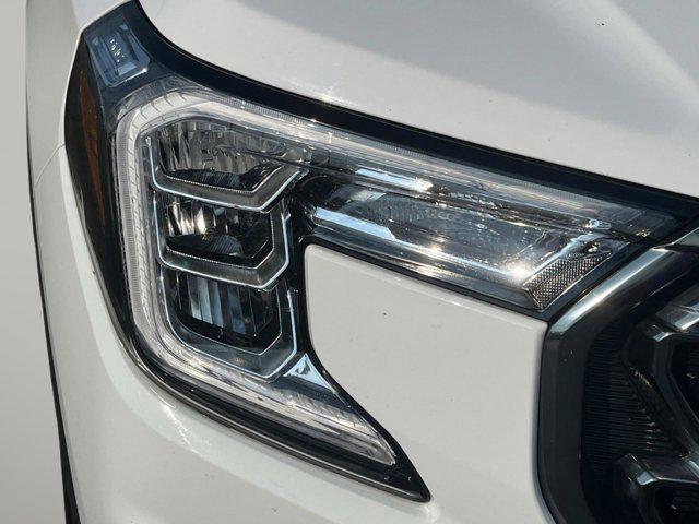 Photo of 2023 Summit White GMC Terrain